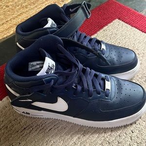 Nike Air Force 1 Navy Mens Size 9